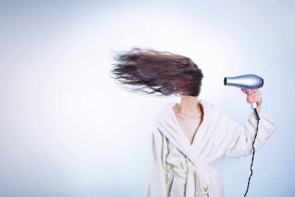 Cheveux dans le vent | WinnerBrush